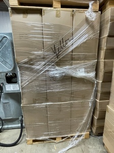 lot 90 image: Pallet of Yellow Tailgate Trays