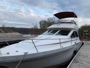 1988 Sea Ray 345 Sedan Bridge boat
