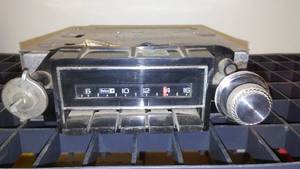 Delco GM Am Radio 1979 El Camino. Missing Left Knobs - Presents Well.