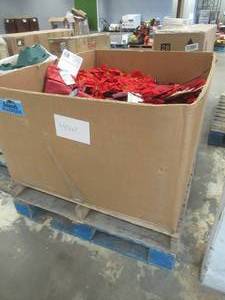lot 864 image: Large Pallet Of Christmas Decorations, New and Like New Items (Stockings, Bows and More), Some may be missing parts or small damage, most Items are in nice condition (See Photos) - SOLD AS IS