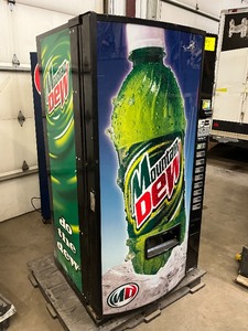 lot 5 image: Mountain Dew Bottled Pop Vending Machine