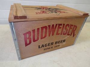 lot 2 image: Awesome Vintage Wood Beer Crate