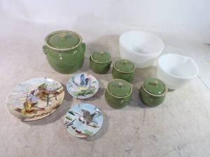 lot 6 image: Vintage Hull Bean Pot and 4 Hull Bean Bowls and Vintage Lefton wildlife Dcor along with 2 Milk glass Mixing Bowls