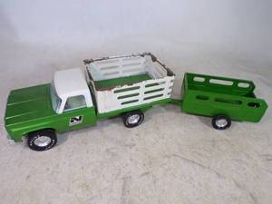 lot 25 image: Vintage Nylint Truck and Trailer Wagon solid Vintage Condition