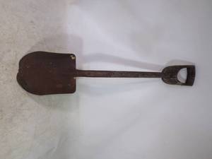 lot 30 image: Very RARE Vintage Unique Wood Handled Shovel