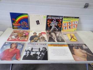 lot 76 image: Lot of 12 Vintage Records Very Nice Condition