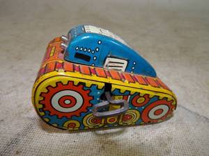 lot 85 image: Very RARE Marx Tank Tin Toy Working
