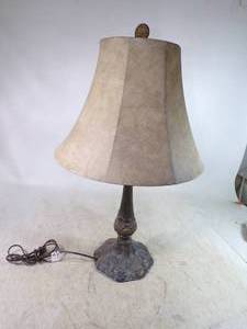 lot 111 image: Fantastic Cast Iron Vintage Lamp Working