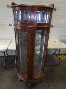lot 113 image: Gorgeous Rounded Corner Hutch with Claw Feet 2 Keys and Glass Shelves Working Light This is a head turner for sure
