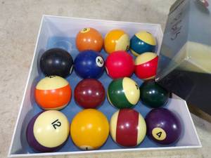 lot 116 image: Lot of Vintage Pool Balls Missing the Cue Ball