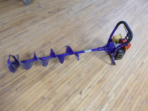 lot 23 image: Barracuda Gas Ice Auger