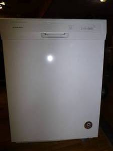 lot 32 image: Amana Dishwasher