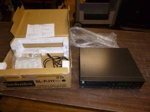 lot 44 image: Technics Compact Disk Player