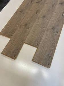 485 SF of Water Resistant Laminate Flooring 7.5x47 OAK - O