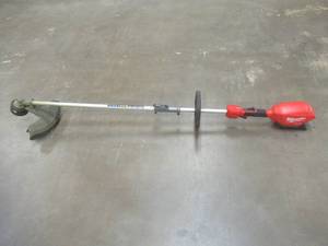 lot 675 image: Milwaukee M18 FUEL 18V Lithium-Ion Cordless Brushless String Grass Trimmer with Attachment Capability (Tool-Only), 2825-20, WORKS - SOLD AS IS
