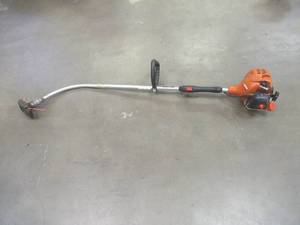 lot 682 image: ECHO 21.2 cc Gas 2-Stroke Curved Shaft Trimmer, GT-225 - Has Compression, Missing Whip Guard - Could Not Start - SOLD AS IS  2817707