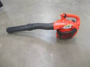 lot 695 image: ECHO 191 MPH 354 CFM 25.4 cc Gas 2-Stroke Cycle Low Noise Handheld Leaf Blower, PB-2520 - StartsRuns Well - SOLD AS IS