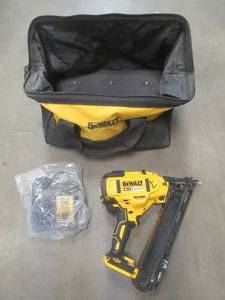 lot 713 image: DEWALT 20-Volt MAX XR Lithium-Ion Cordless 15-Gauge Angled Finish Nailer (Charger Included, Missing Battery), Slightly Used, Works Well - SOLD AS IS