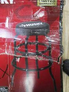 lot 625 image: Husky 29 in. Shop Stool (OPEN, BOX DAMAGED)