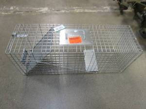 lot 637 image: Havahart Large 1-Door Professional Live Animal Cage Trap for Raccoon, Opossum, Groundhog, and Feral Cat (OUT OF BOX)