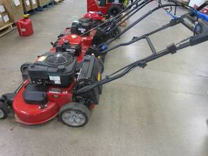 lot 645 image: Toro TimeMaster 30 in. Briggs & Stratton Personal Pace Self-Propelled Walk-Behind Gas Lawn Mower with Spin-Stop (SELF PROPEL DOES NOT WORK, MISSING BAG, RUNS)