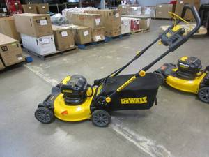 lot 660 image: DEWALT 20V MAX 21.5 in. Battery Powered Walk Behind Push Lawn Mower with (2) 10Ah Batteries & Charger (HANDLE ON BAGGER RIPPED)