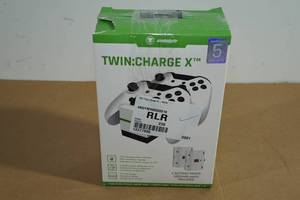lot 66 image: Snakebyte Twin Battery Charger for Microsoft XBOX One Controllers