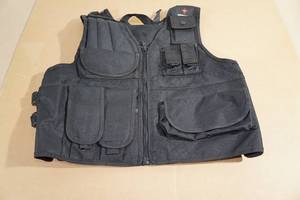 lot 73 image: Crosman Elite Tactical Vest