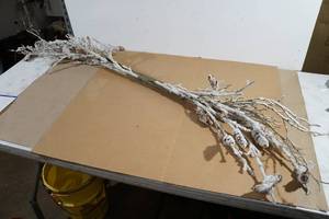lot 114 image: Snowy Branch Dcor