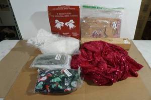 lot 27 image: Assorted Christmas Dcor - LED Wreath, Musical Bells