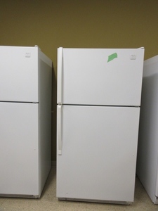 lot 105 image: WHIRLPOOL REFRIGERATOR FREEZER