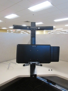 lot 404 image: ERGOTRON, 2 MONITOR, SIT STAND WORK STATION