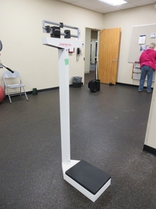 lot 452 image: DETECTO 400 POUND BODY WEIGHT SCALE