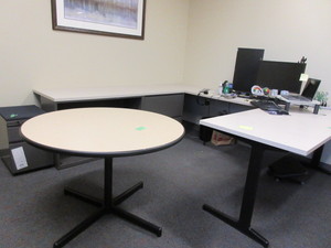 lot 268 image: HERMAN MILLER OFFICE SET UP