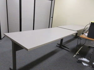 lot 273 image: HERMAN MILLER WORK TABLES