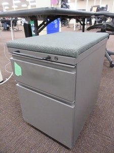lot 282 image: HERMAN MILLER MERIDIAN MOBILE PEDESTAL FILE UNITS WITH UPHOLSTERED TOP