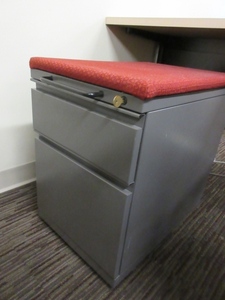 lot 290 image: HERMAN MILLER MOBILE PEDESTAL FILE UNITS WITH UPHOLSTERED TOPS