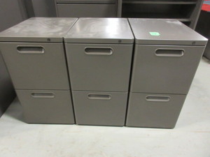 lot 313 image: HERMAN MILLER 2 DRAWER PEDESTAL FILE