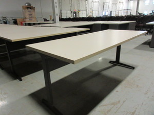 lot 323 image: HERMAN MILLER WORK TABLES WITH GRAY BASE