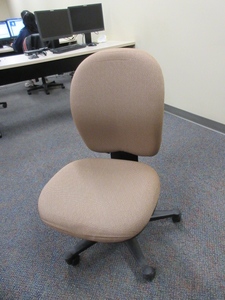 lot 343 image: HERMAN MILLER UPHOLSTERED OFFICE CHAIRS