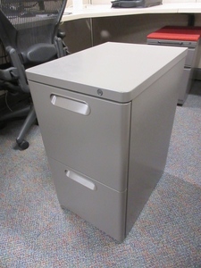 lot 354 image: 2 DRAWER FILE CABINET
