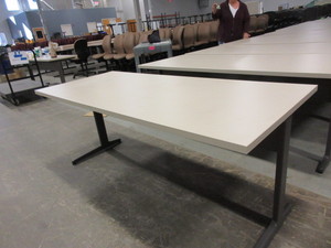 lot 320 image: HERMAN MILLER WORK TABLES