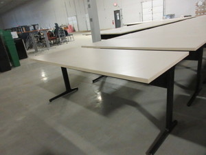 lot 338 image: HERMAN MILLER WORK TABLES WITH BLACK BASE