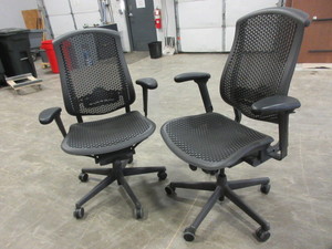 lot 534 image: HERMAN MILLER CELLE OFFICE CHAIRS
