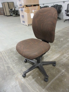 lot 602 image: HERMAN MILLER ADJUSTABLE, UPHOLSTERED OFFICE CHAIRS