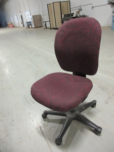 lot 622 image: HERMAN MILLER ADJUSTABLE,  UPHOLSTERED OFFICE CHAIRS