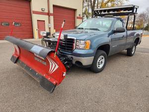 lot 83 image: 2010 GMC 2500HD Regular Cab 2-Door Work Truck