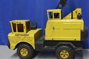 lot 31 image: Tonka Crane truck