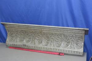 lot 32 image: Large Mantel