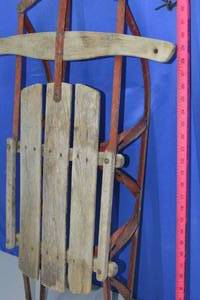 lot 16 image: Metal sled